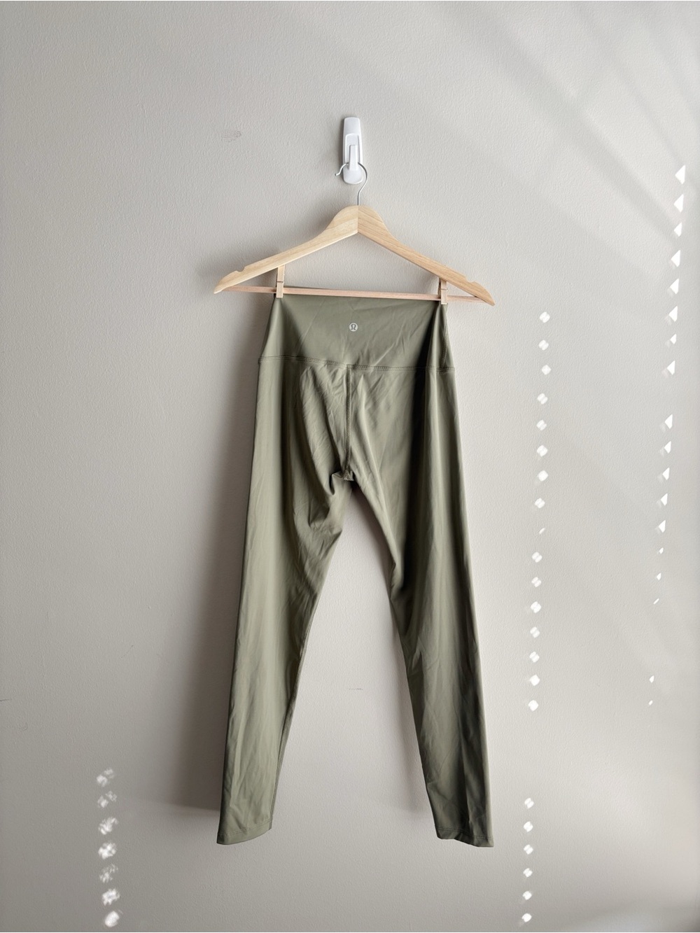 Lululemon Olive Green High-Waist Legging and Bra Workout Set Size 6 - Picture 4 of 8